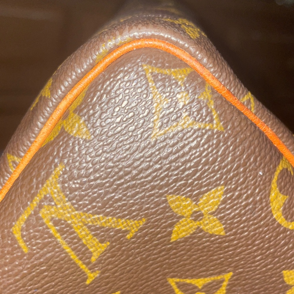 Louis Vuitton Monogram Speedy 30 - Picture 9 of 11